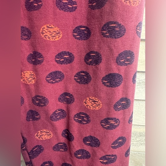 Used Once ☝🏽 “LuLaRoe” leggings - Picture 2 of 7